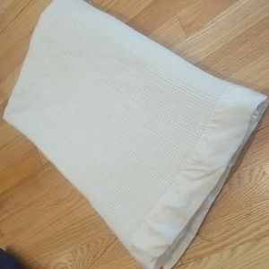 Vintage Faribo waffleweave wool blanket with satin binding white great condition